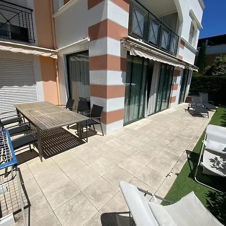 Apartment Appartement Spacieux Le Village, Royal Golf Mougins *